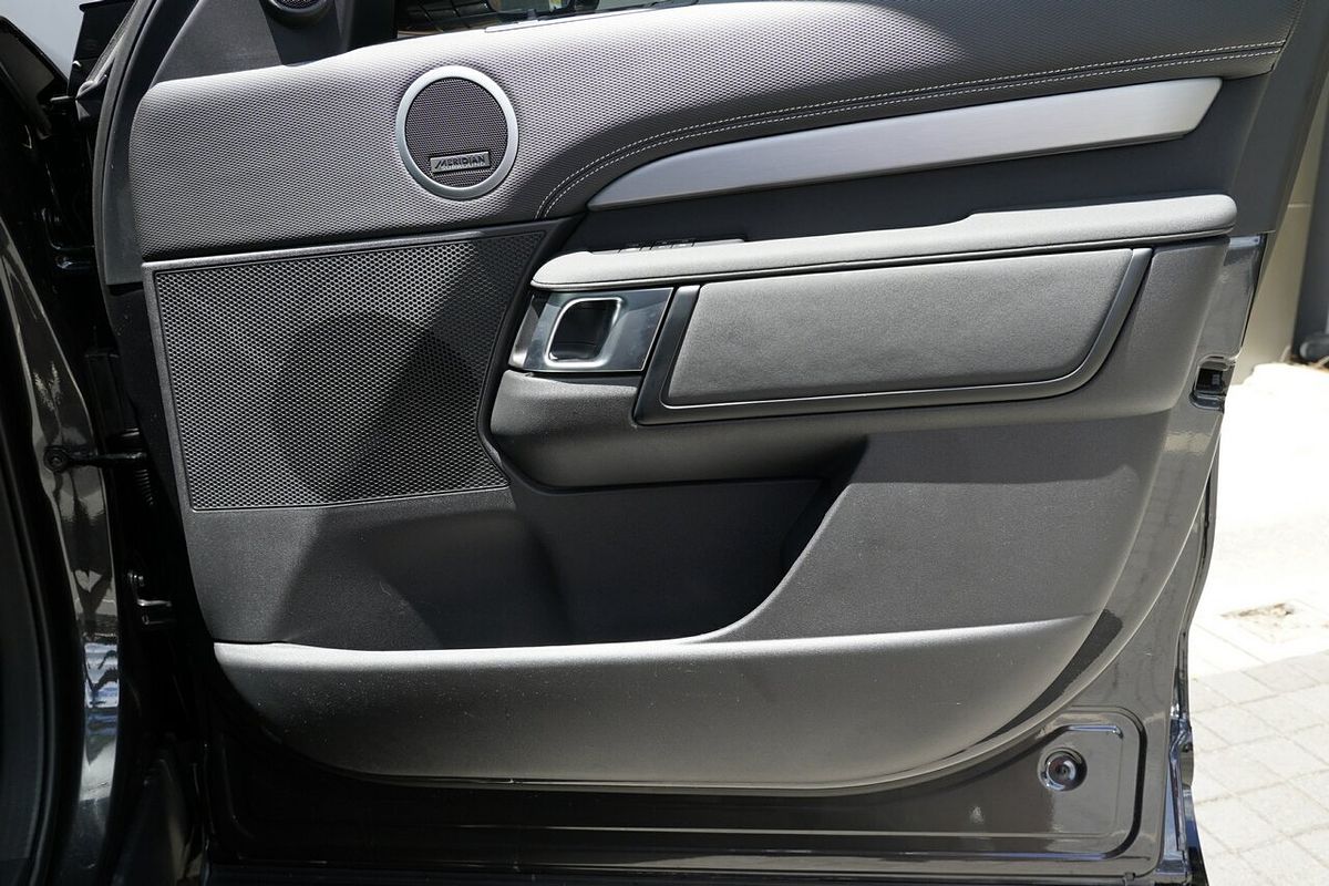 2025 Land Rover Discovery D350 Dynamic HSE Series 5