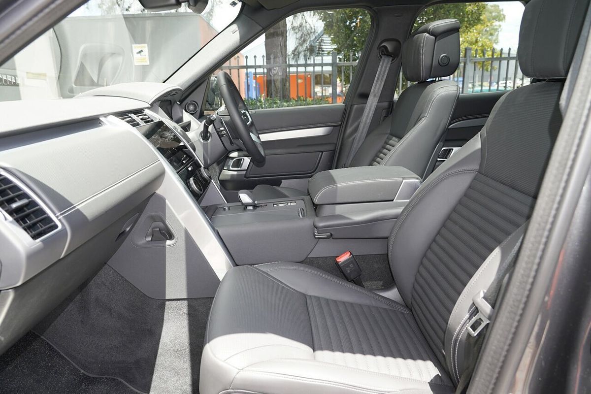 2025 Land Rover Discovery D350 Dynamic HSE Series 5