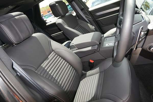 2025 Land Rover Discovery D350 Dynamic HSE Series 5