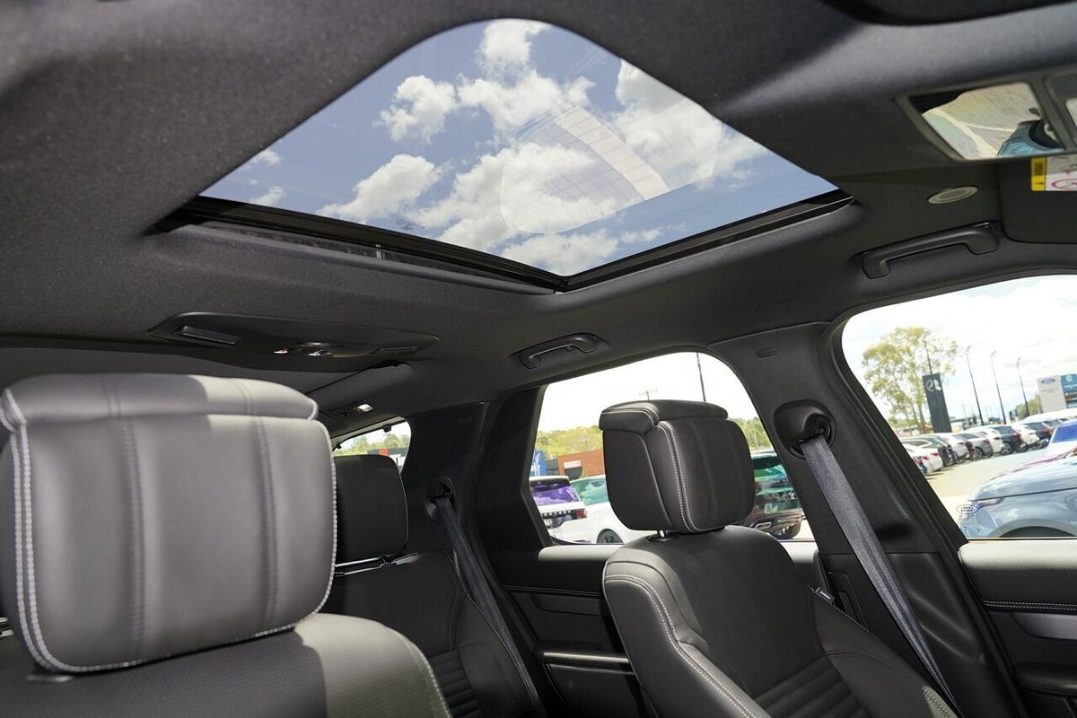 2025 Land Rover Discovery D350 Dynamic HSE Series 5