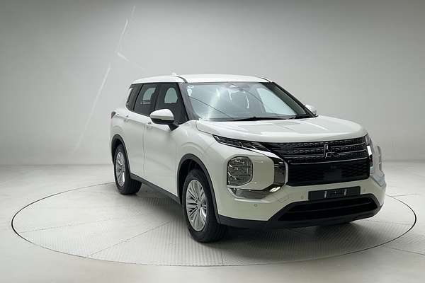 2024 Mitsubishi Outlander ES ZM