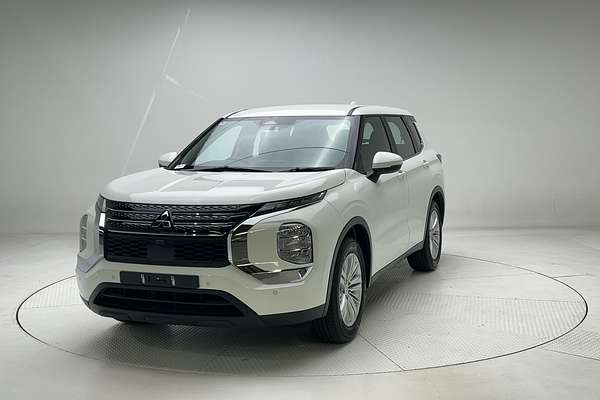 2024 Mitsubishi Outlander ES ZM