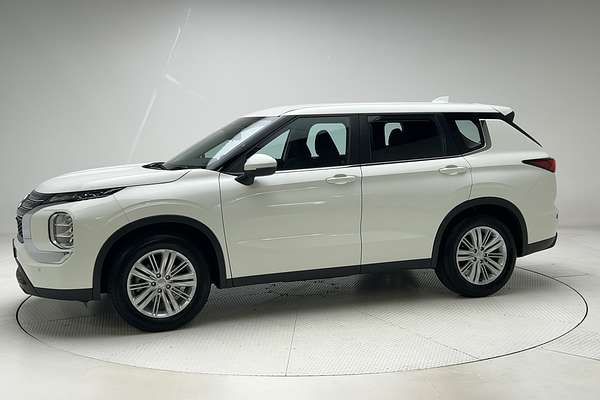 2024 Mitsubishi Outlander ES ZM