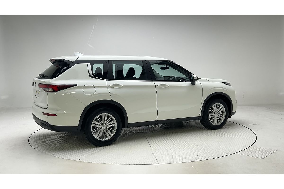 2024 Mitsubishi Outlander ES ZM