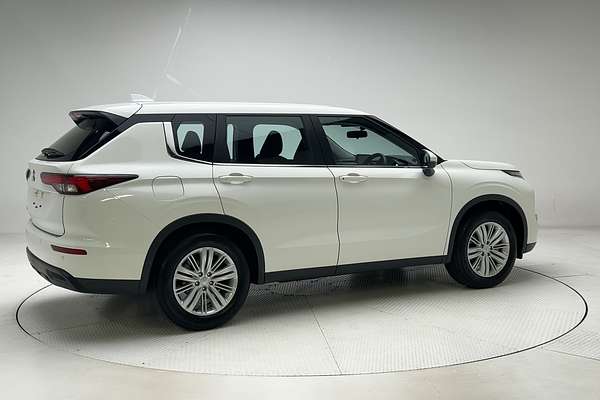 2024 Mitsubishi Outlander ES ZM