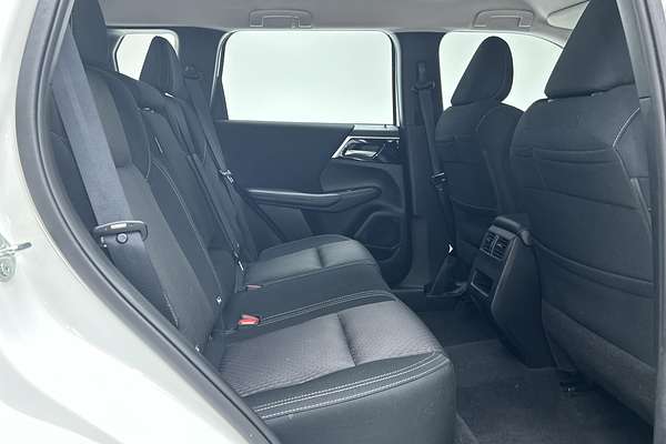 2024 Mitsubishi Outlander ES ZM