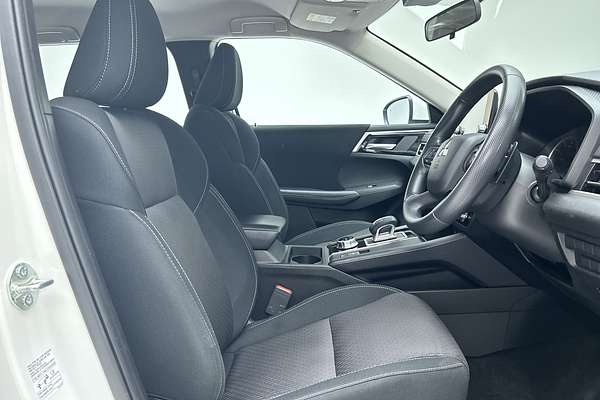 2024 Mitsubishi Outlander ES ZM