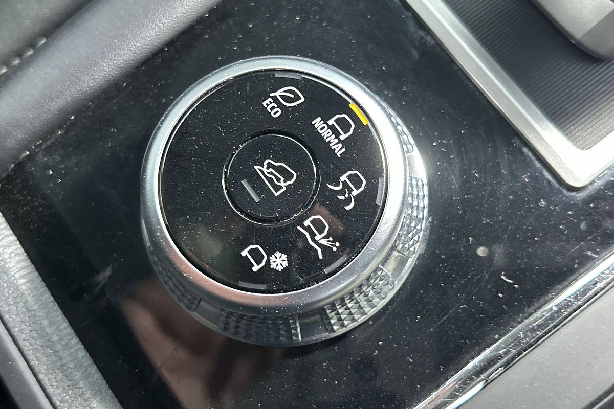 2024 Mitsubishi Outlander ES ZM