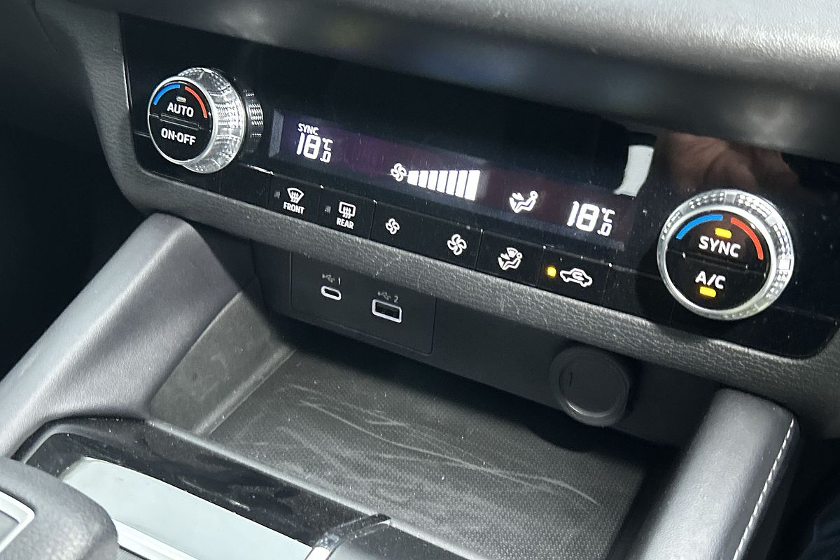 2024 Mitsubishi Outlander ES ZM