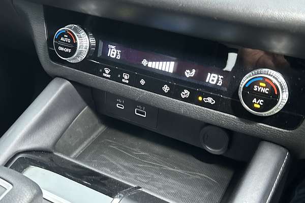 2024 Mitsubishi Outlander ES ZM