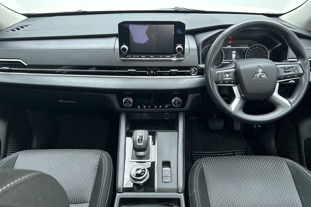 2024 Mitsubishi Outlander ES ZM