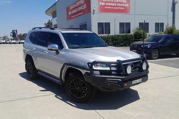 2022 Toyota Landcruiser Sahara FJA300R