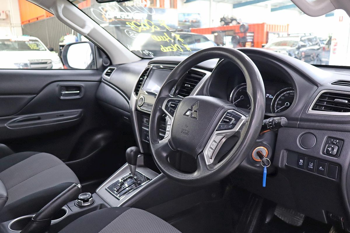 2023 Mitsubishi Triton GLX+ MR 4X4