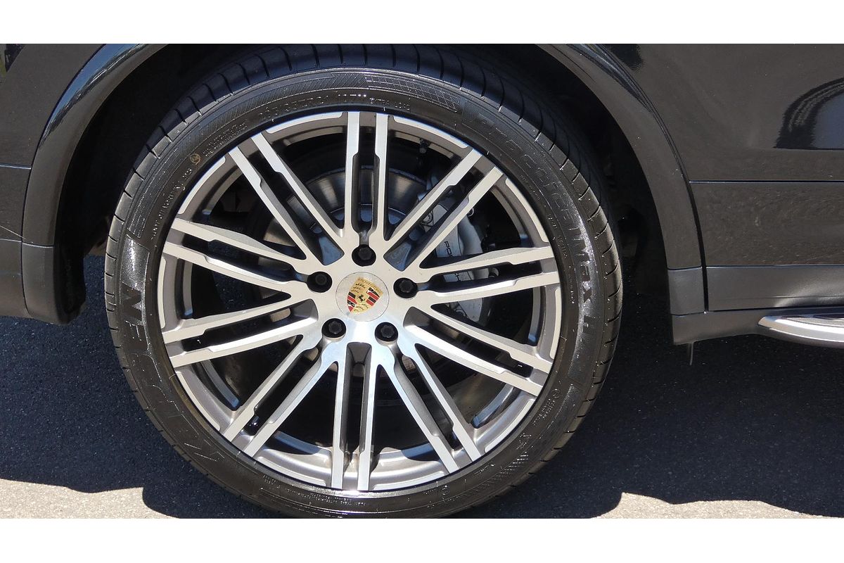 2015 Porsche Cayenne S 92A