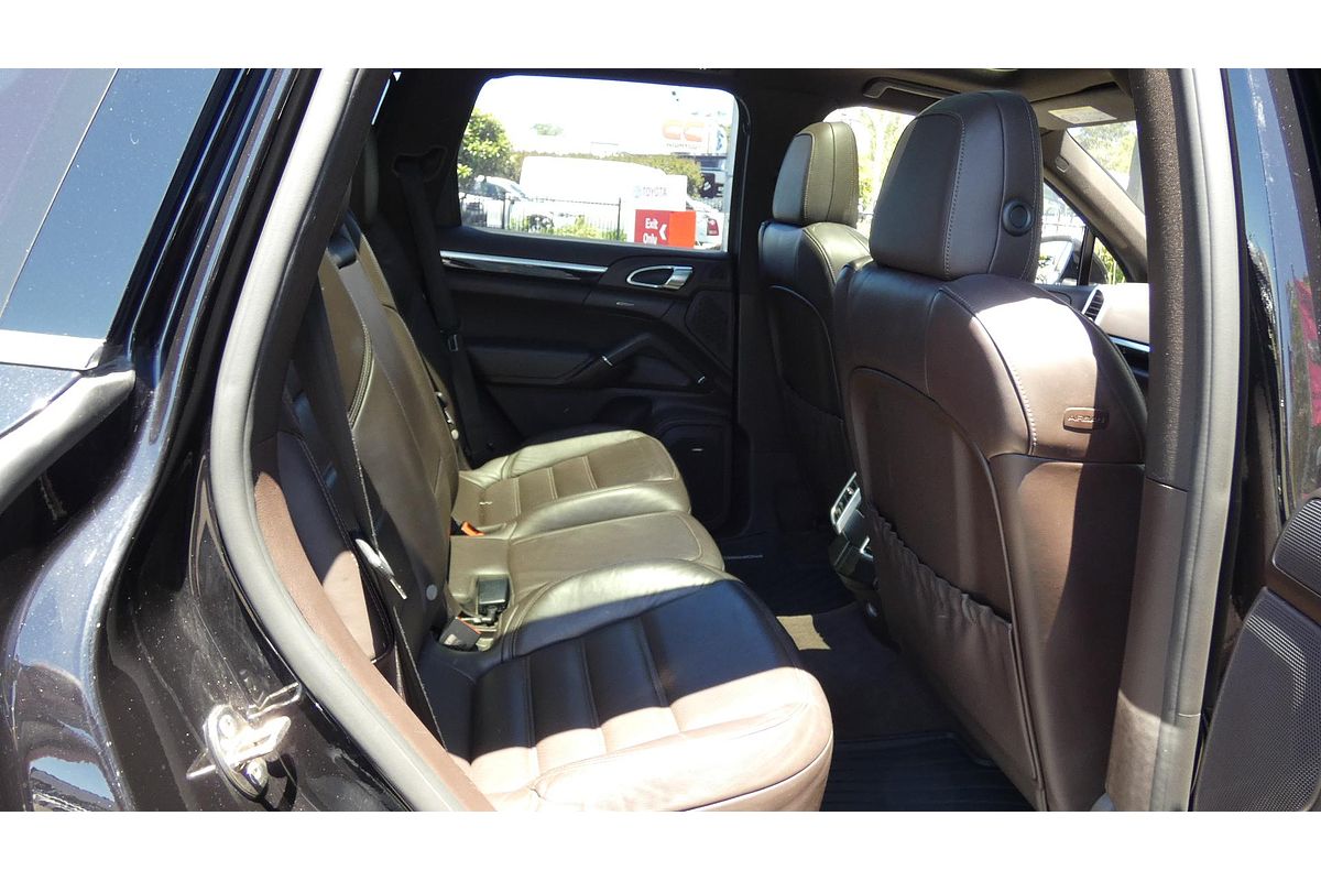 2015 Porsche Cayenne S 92A