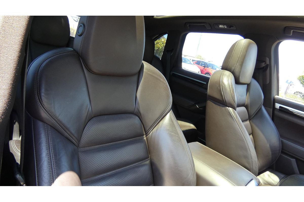 2015 Porsche Cayenne S 92A