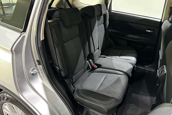 2021 Mitsubishi Outlander ES ZL