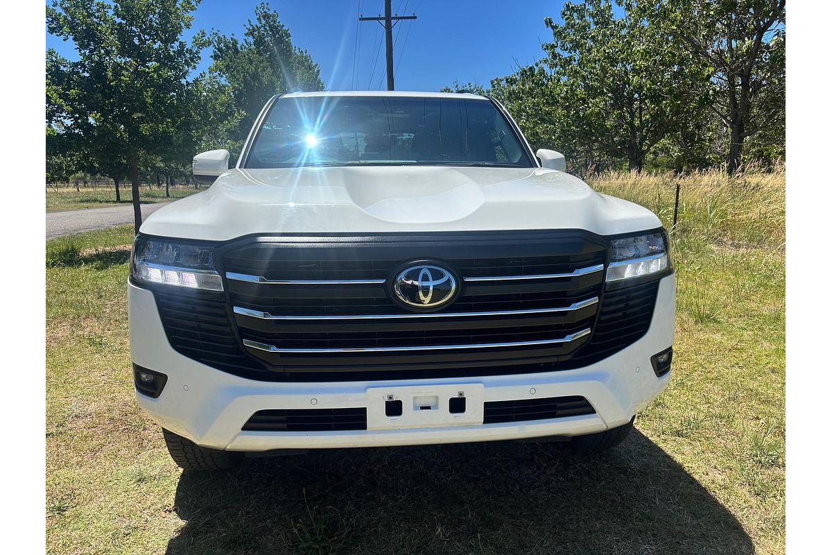 2024 Toyota Landcruiser GXL FJA300R