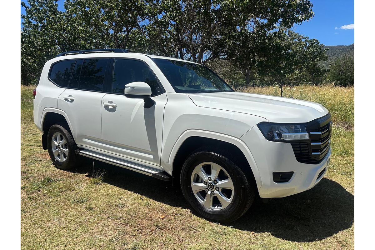 2024 Toyota Landcruiser GXL FJA300R