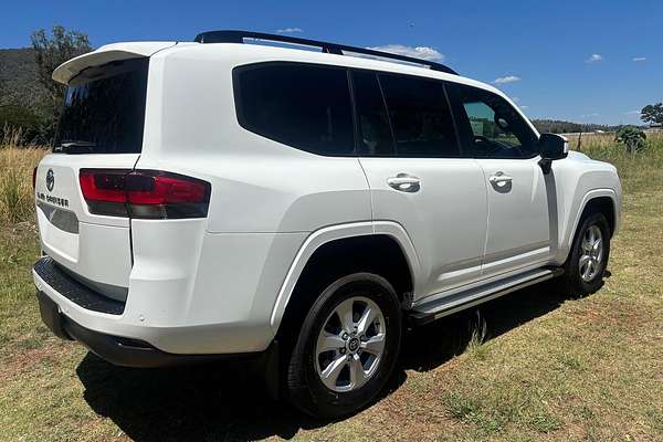 2024 Toyota Landcruiser GXL FJA300R