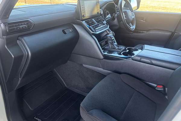 2024 Toyota Landcruiser GXL FJA300R