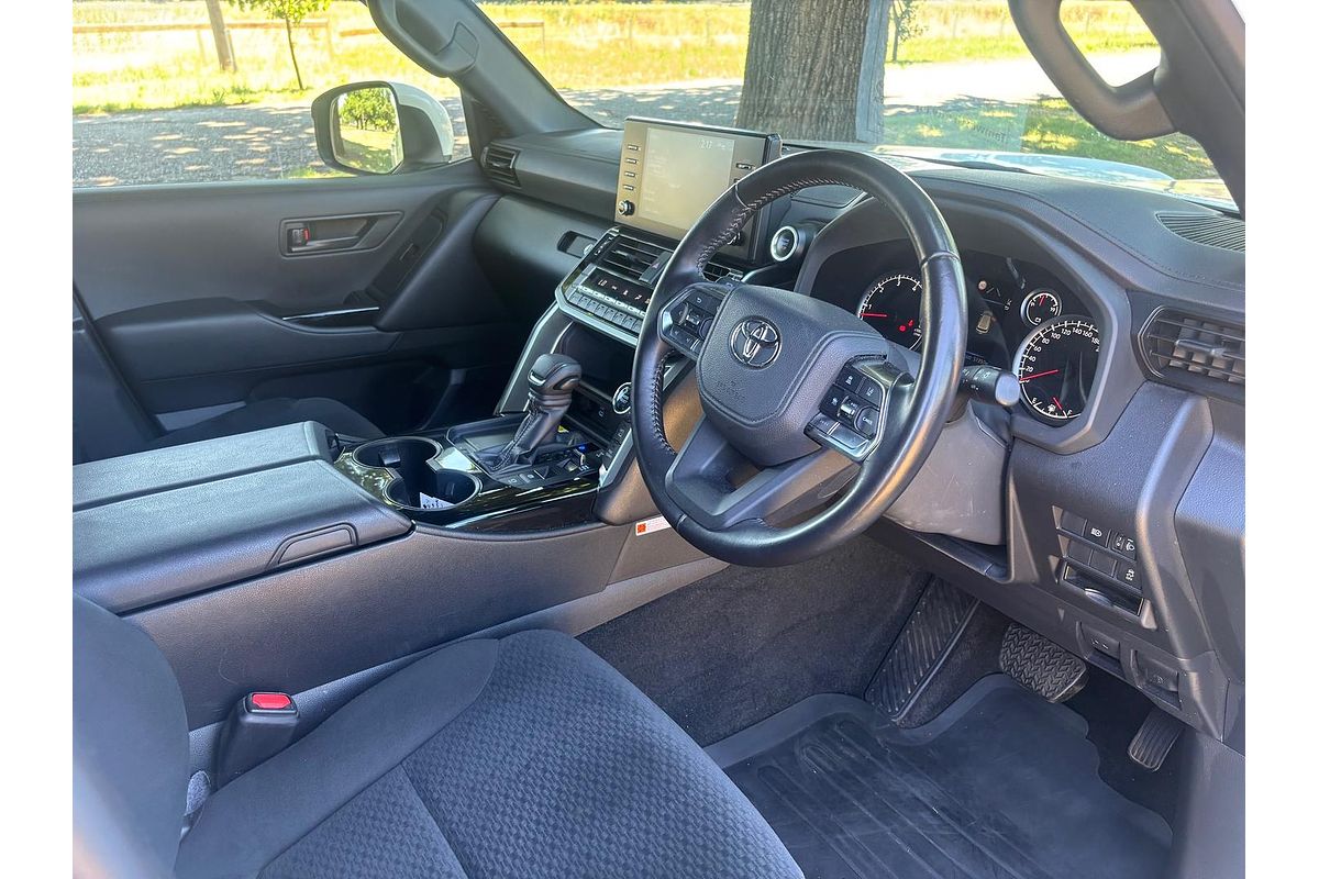 2024 Toyota Landcruiser GXL FJA300R