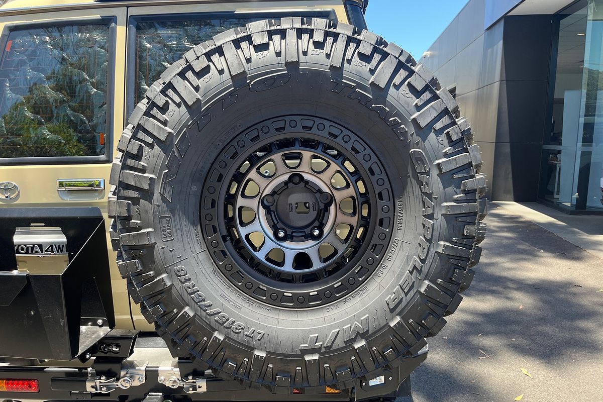 2024 Toyota Landcruiser GXL VDJL76R