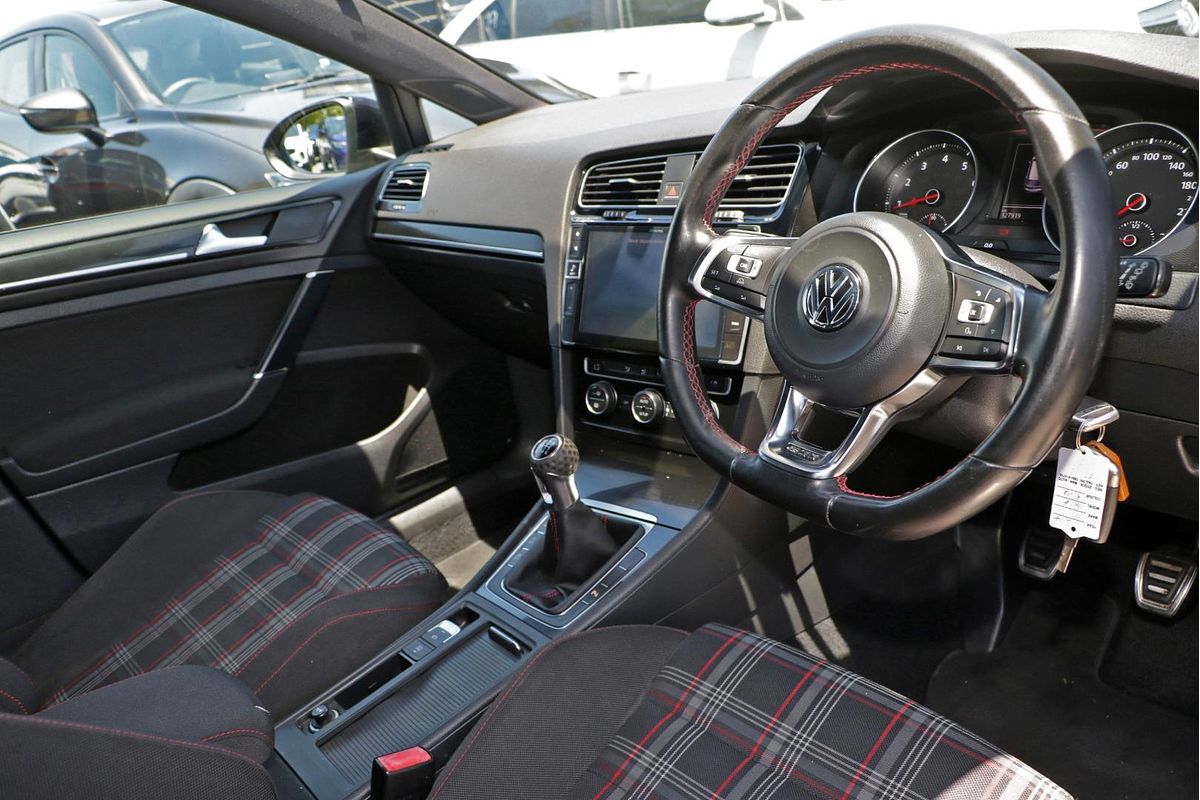 2014 Volkswagen Golf GTI 7
