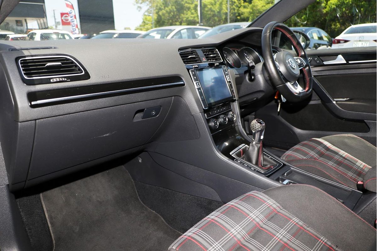 2014 Volkswagen Golf GTI 7