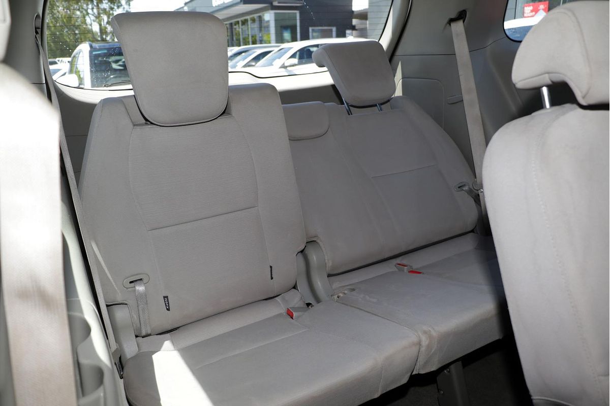 2015 Kia Carnival S YP