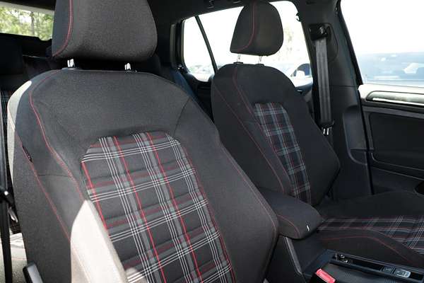 2014 Volkswagen Golf GTI 7