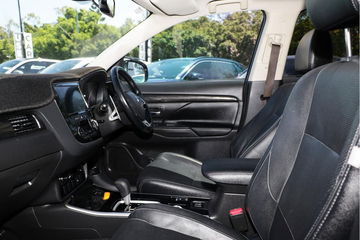 2016 Mitsubishi Outlander Exceed ZK