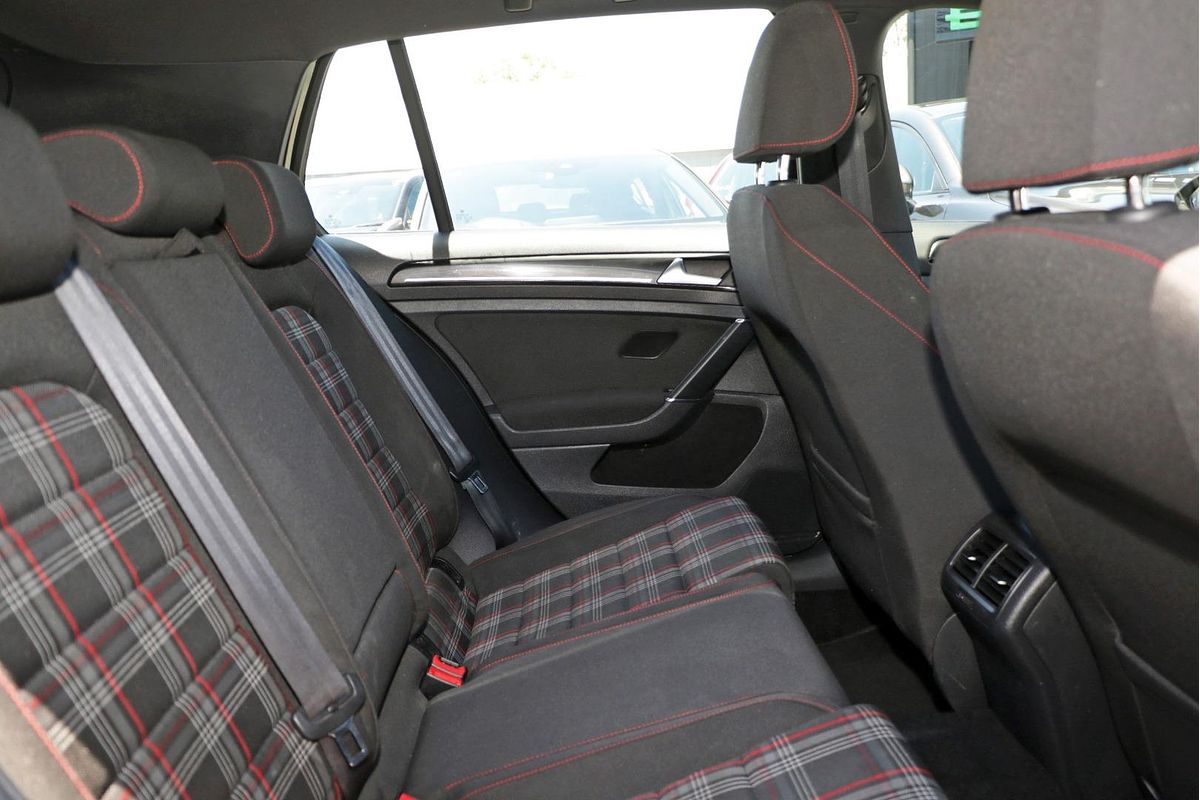 2014 Volkswagen Golf GTI 7