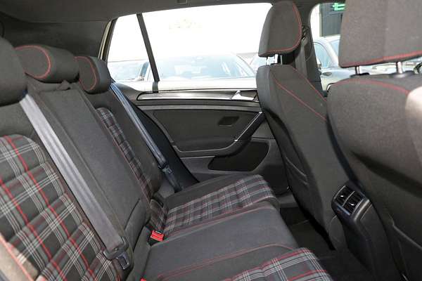 2014 Volkswagen Golf GTI 7