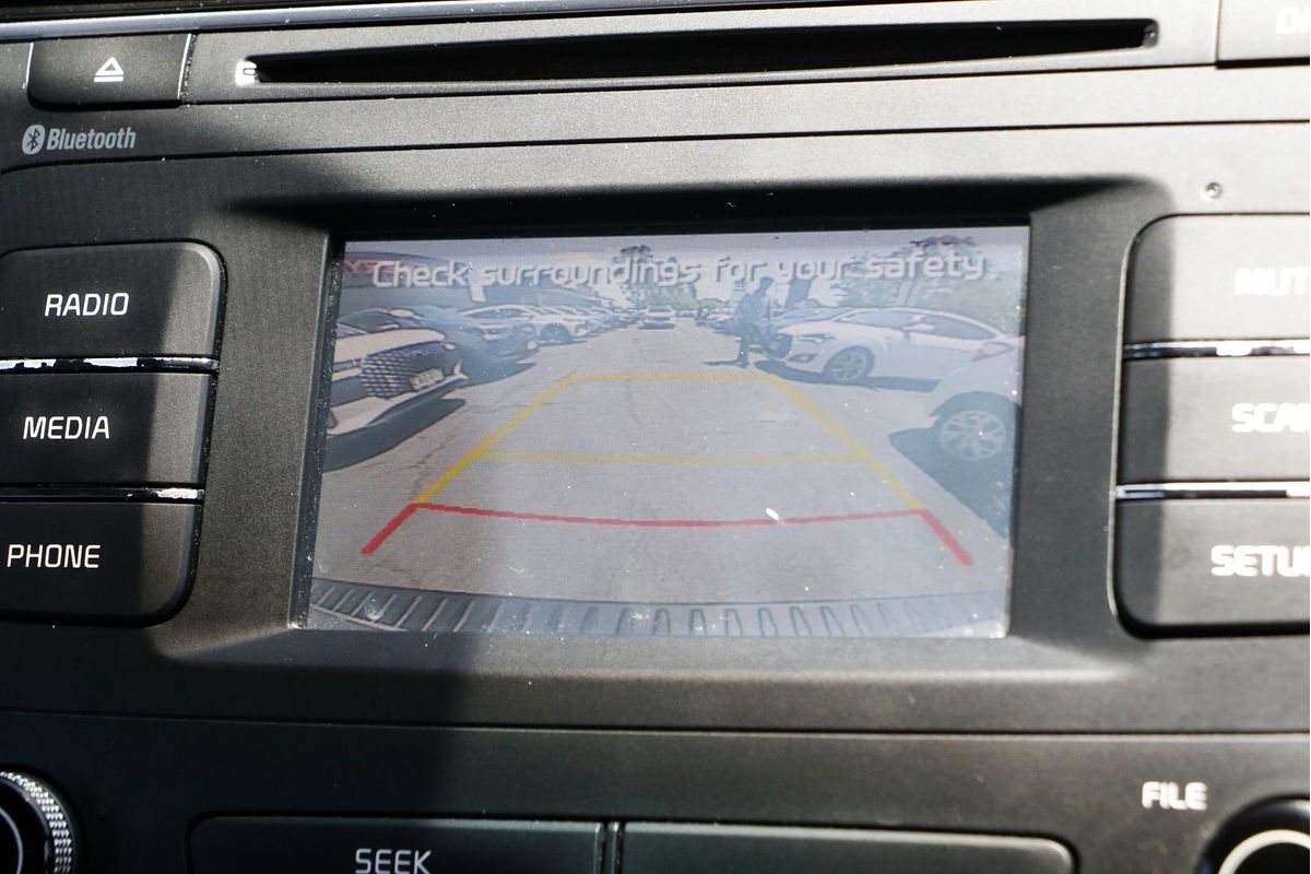 2015 Kia Carnival S YP