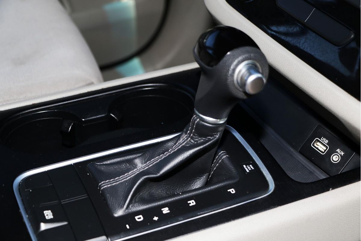 2015 Kia Carnival S YP