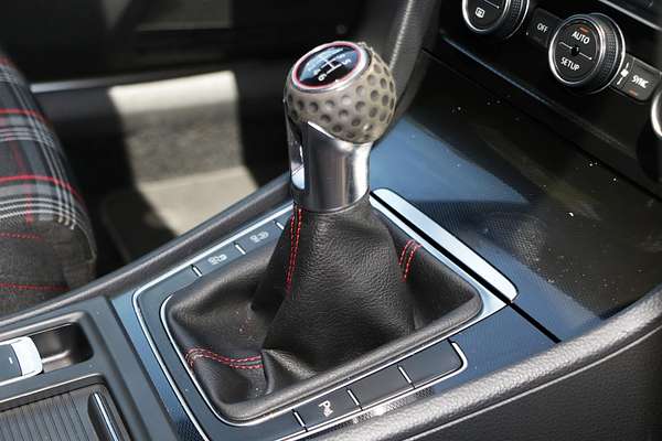 2014 Volkswagen Golf GTI 7