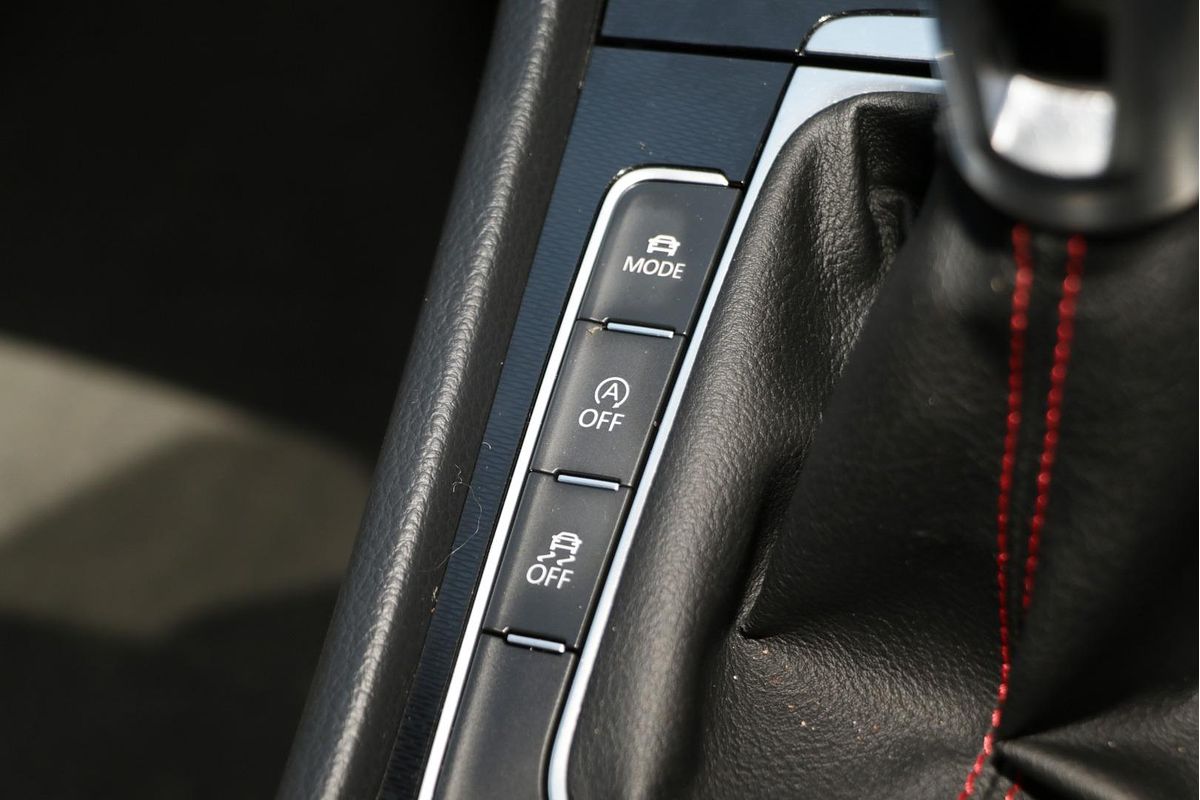 2014 Volkswagen Golf GTI 7