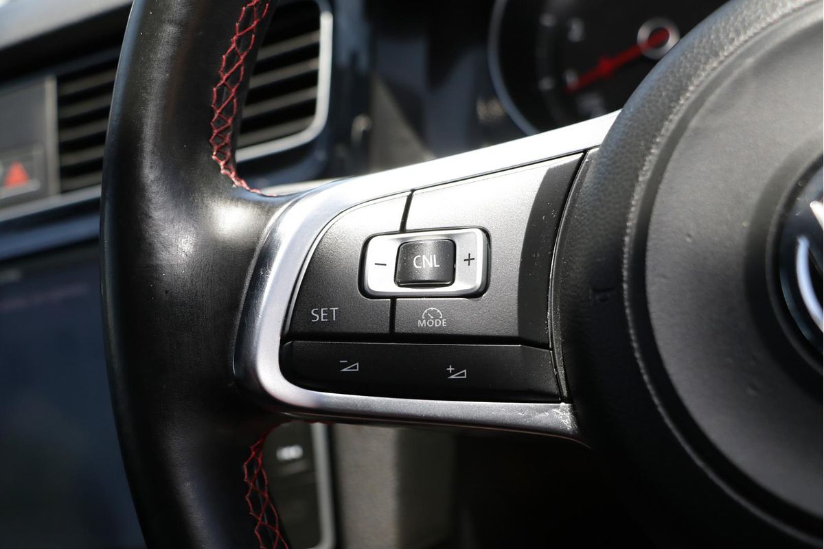 2014 Volkswagen Golf GTI 7