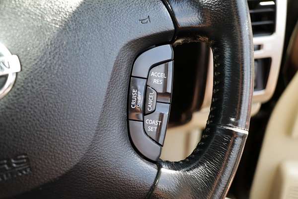 2009 Nissan Patrol ST-L GU 6