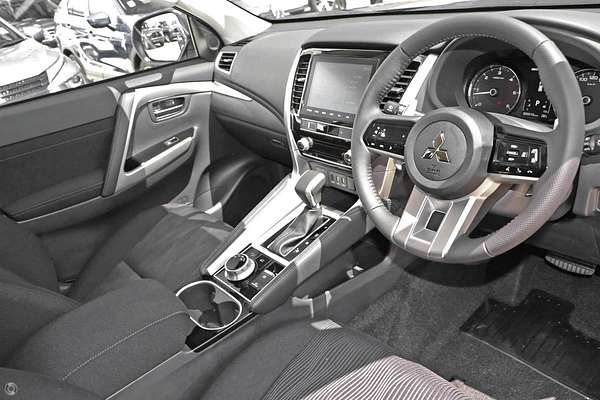 2025 Mitsubishi Pajero Sport GLX QG