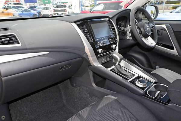 2025 Mitsubishi Pajero Sport GLX QG