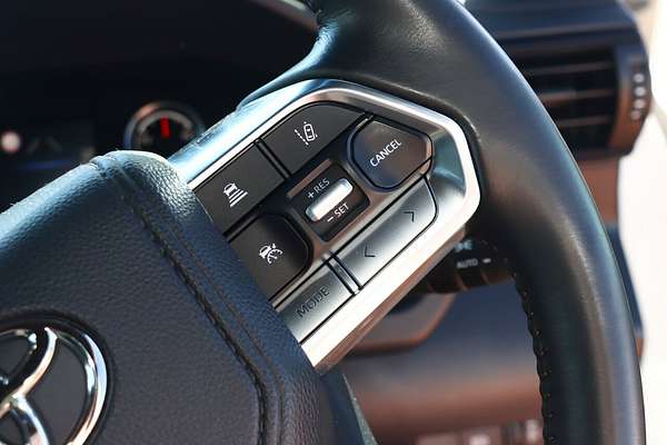 2024 Toyota Landcruiser GXL FJA300R