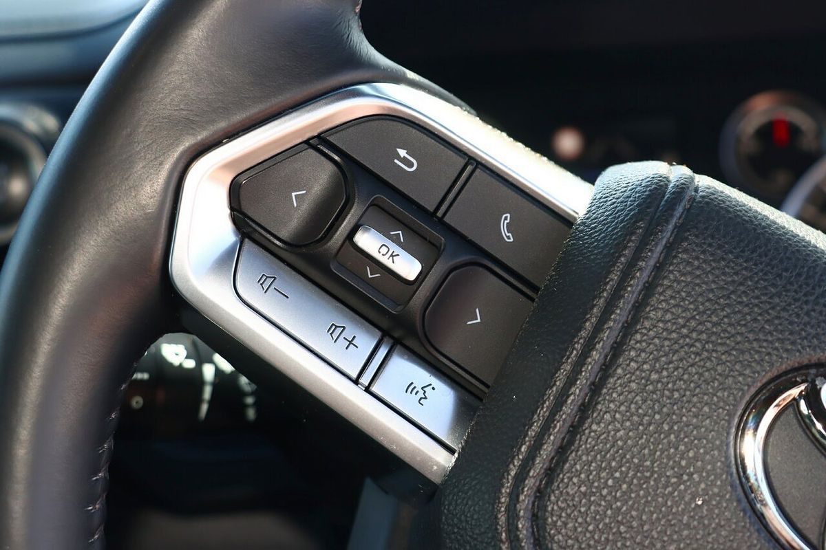 2024 Toyota Landcruiser GXL FJA300R