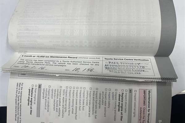 2015 Toyota Hiace Commuter KDH223R ELWB High Roof