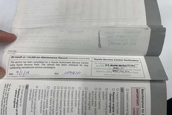 2015 Toyota Hiace Commuter KDH223R ELWB High Roof