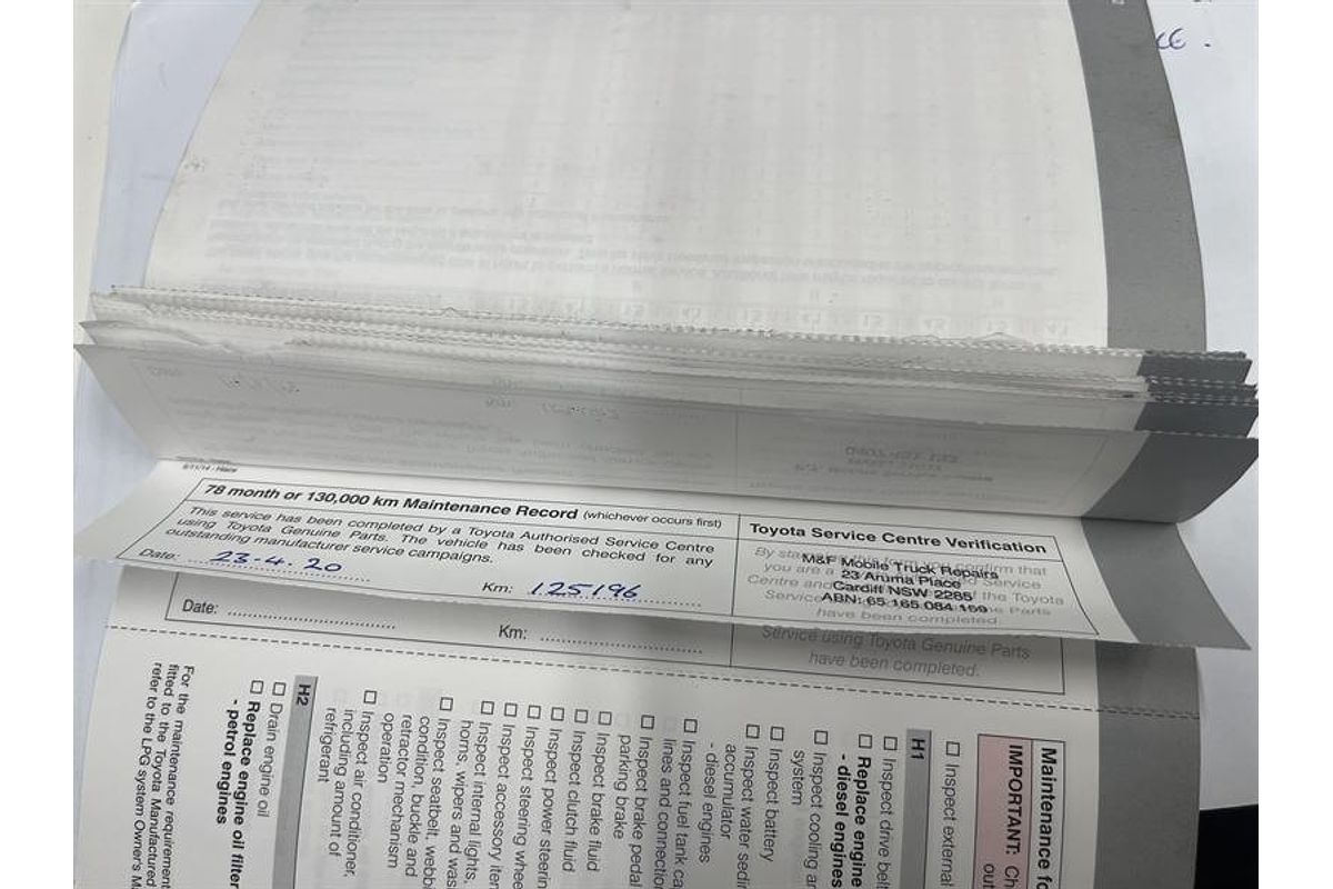 2015 Toyota Hiace Commuter KDH223R ELWB High Roof