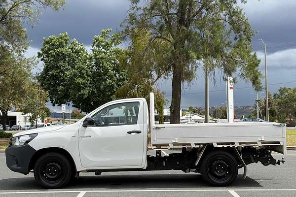 2017 Toyota Hilux WORKMATE GUN122R REAR WHEEL DRIVE