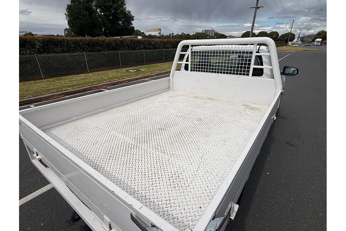 2017 Toyota Hilux WORKMATE GUN122R REAR WHEEL DRIVE