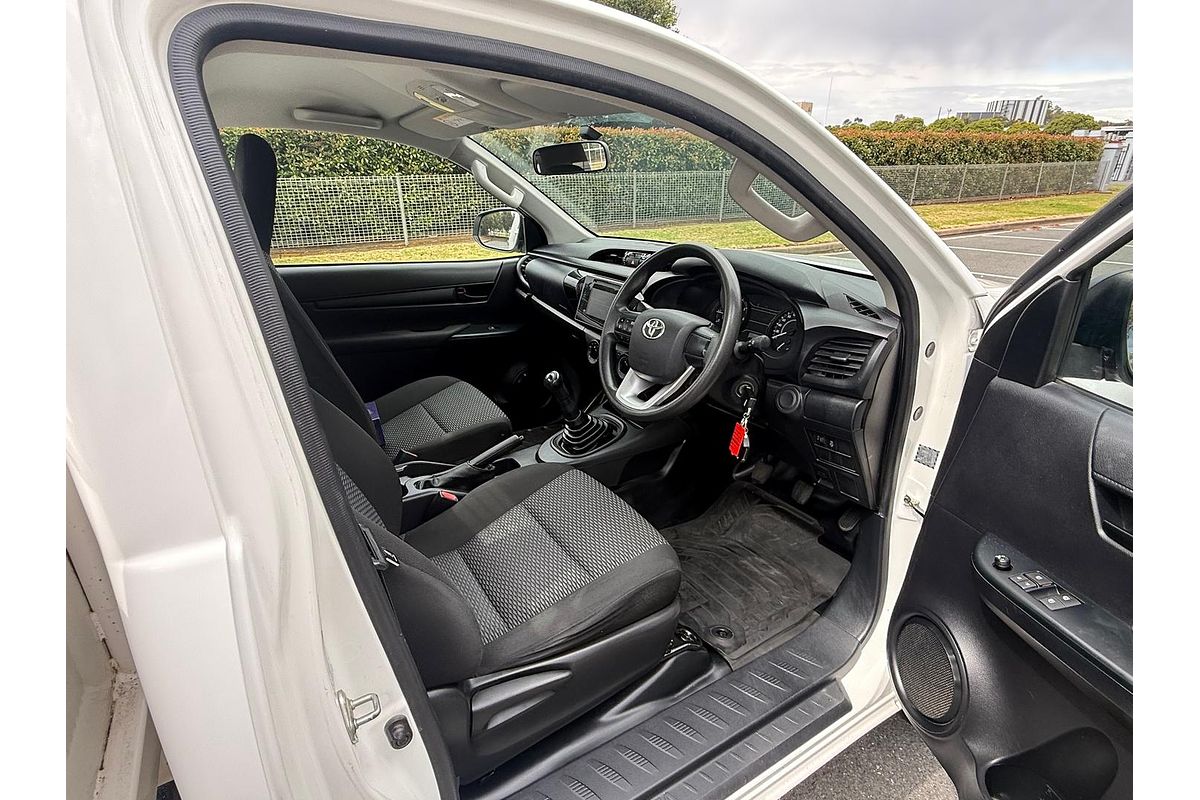 2017 Toyota Hilux WORKMATE GUN122R REAR WHEEL DRIVE